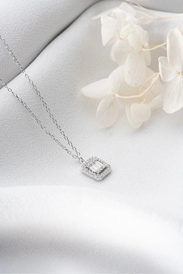 925 Ayar Gümüş Baget Taşlı Kolye